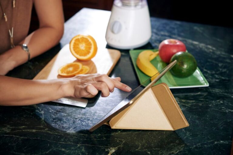 How to Streamline Food Safety Compliance Management with Digital Tools