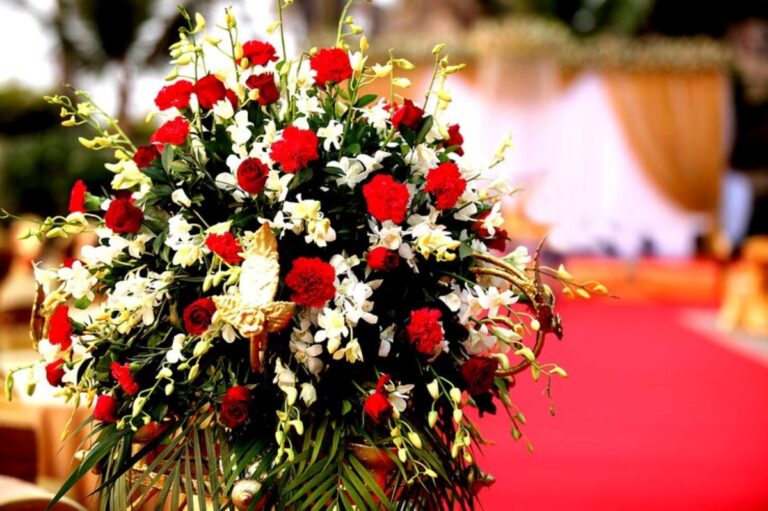 How a Huntleys Cove Florist Brings a Personal Touch to Every Bouquet