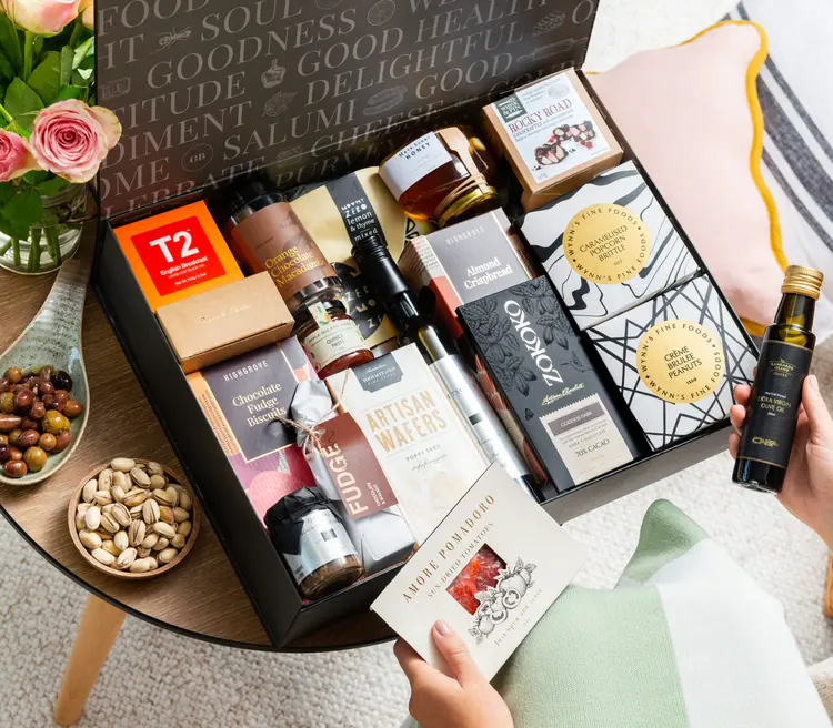 Why Corporate Gift Hampers Make the Perfect Thank You Present