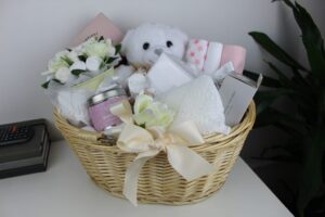 Luxury vs. Budget: Finding the Best Value in Valentine’s Day Hampers